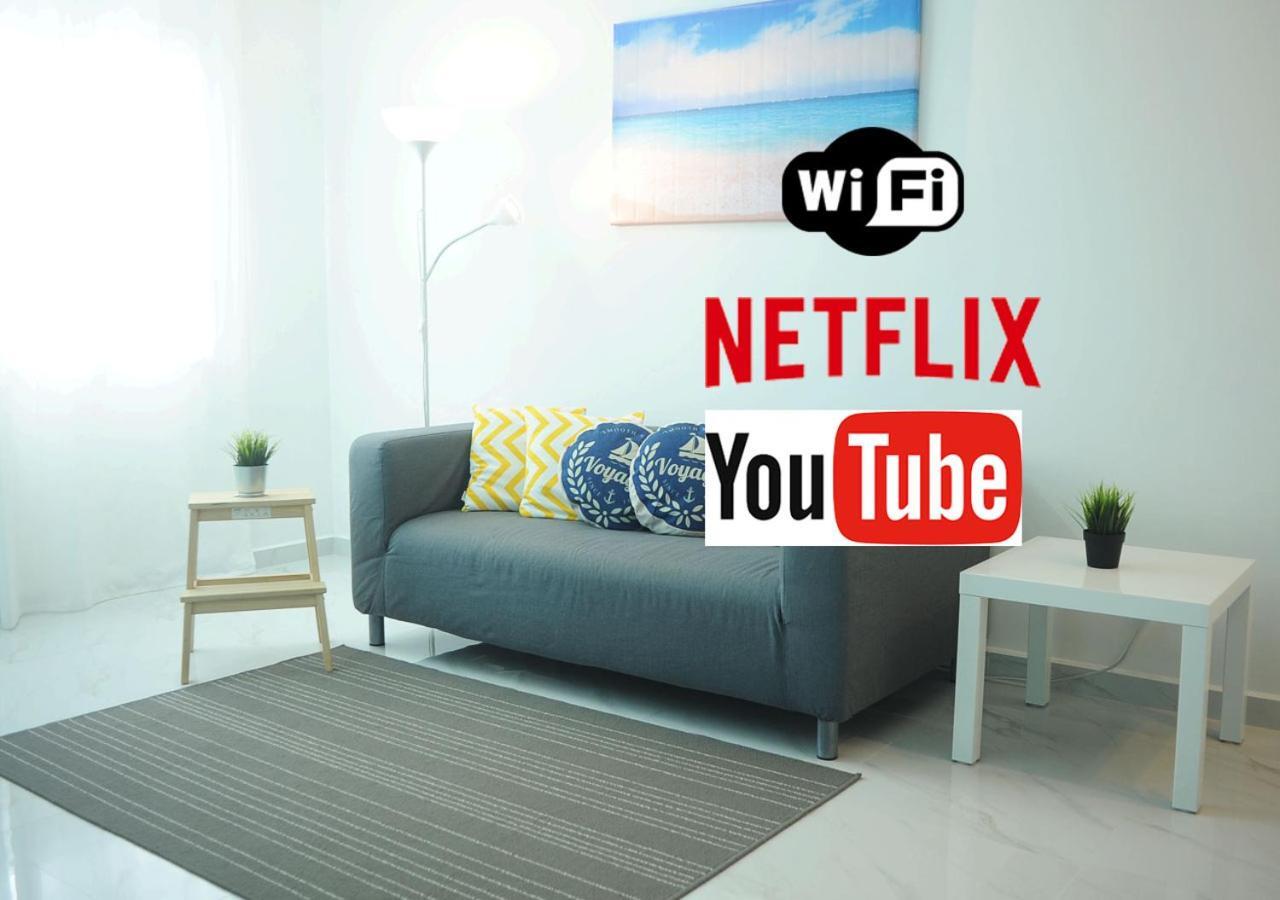 Seaview Holiday Apartment 2 - Free Wifi & Netflix Куала-Тренгану Экстерьер фото